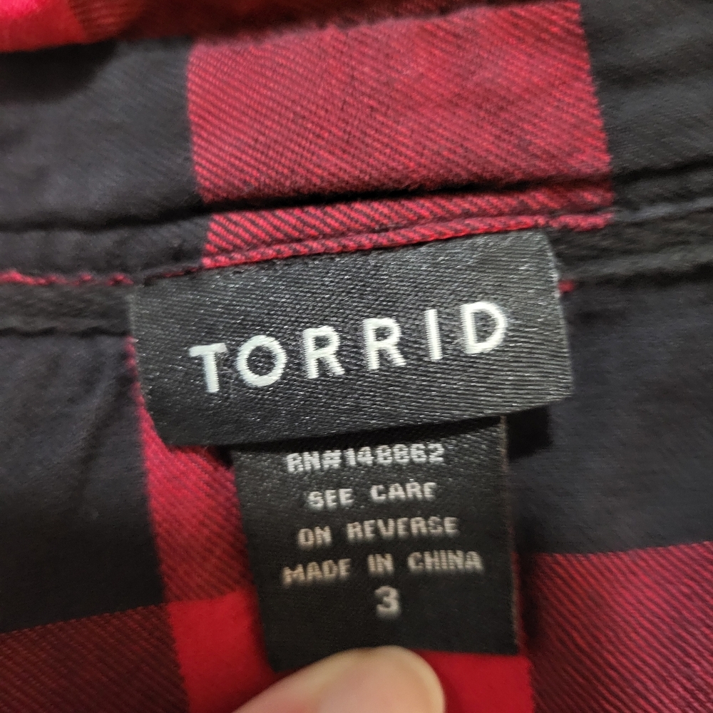 Torrid women dress shirt. - Picture 5 of 5